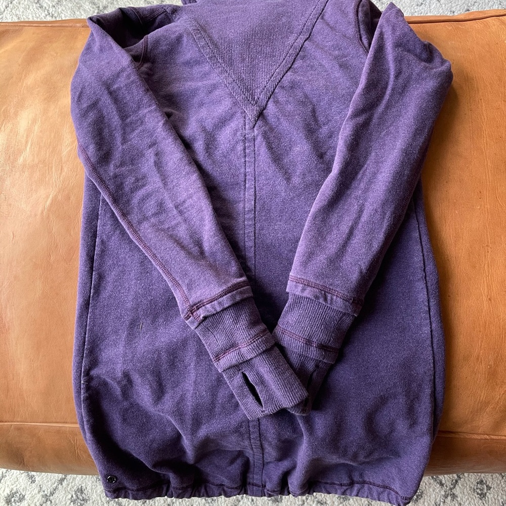 lululemon women’s sweatshirt